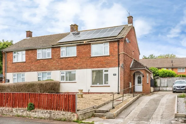 Photo 2 — Oaksey Road, Swindon, Wiltshire, SN2