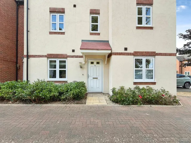 Photo 2 — Chatham Road, Meon Vale, Stratford-Upon-Avon