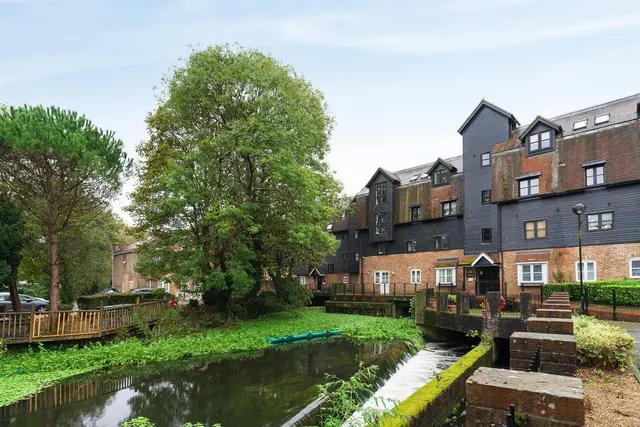 Thorney Mill Road, West Drayton, UB7, photo 1