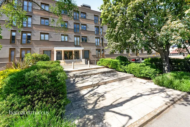 London Road, Cheam, SM3, photo 2