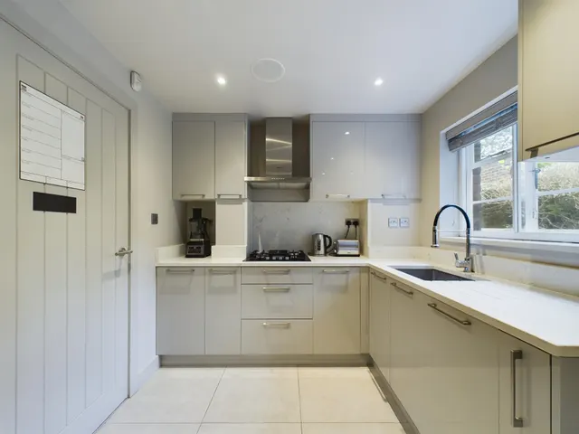 Brookland Rise, London, photo 1