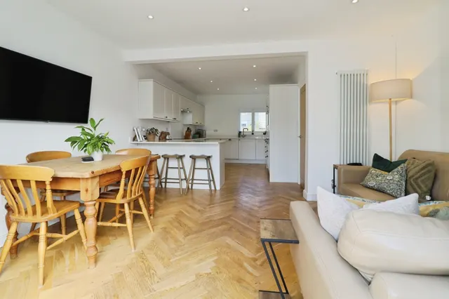 Mountjoy Crescent, Penarth, CF64, photo 3