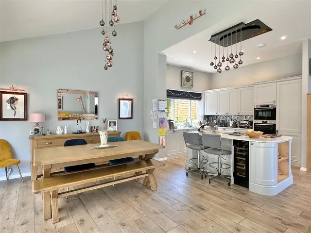 Lymewood Drive, Disley, SK12, photo 2