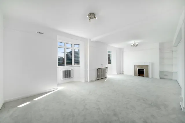 Hammersmith Road, Hammersmith, W6, photo 2