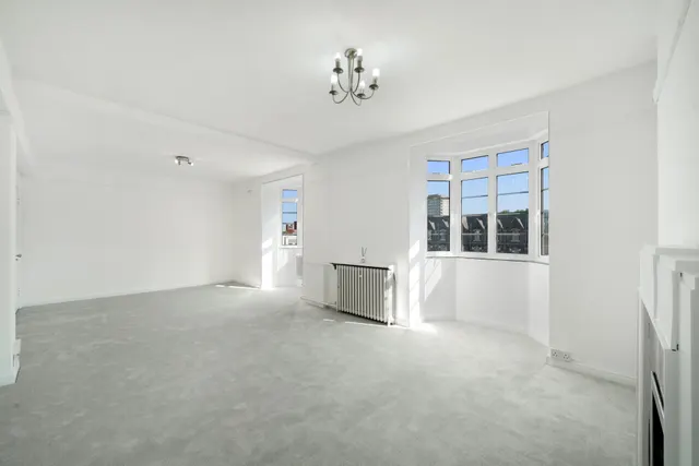 Hammersmith Road, Hammersmith, W6, photo 1