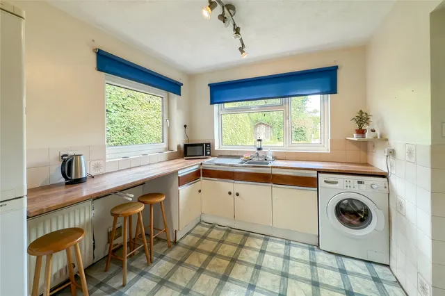 Photo 3 — Ridgewood Drive, Harpenden, Hertfordshire, AL5 3LE