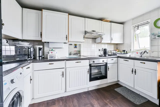 Photo 2 — 57 Nightingale Place, London