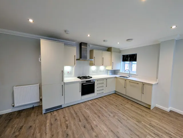 Photo 2 — Rudgard Way, Liphook, GU30