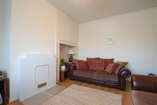 Photo 3 — Gavestone Road, London, Greater London, SE12