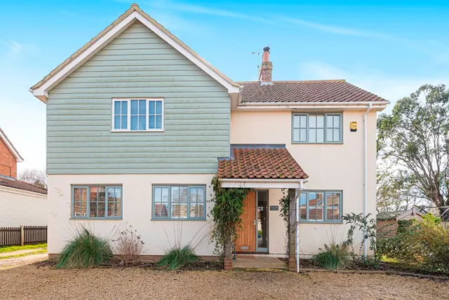 Modern Comfort and Coastal Living in, photo 1