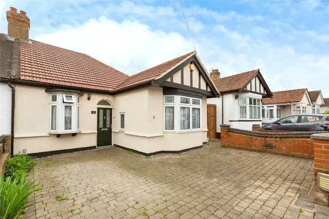 Lamerton Road, Ilford, IG6, photo 1