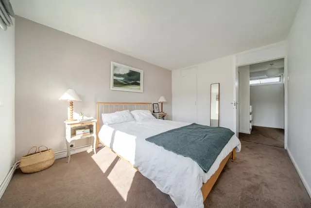 Photo 3 — Deventer Crescent, East Dulwich, London, SE22