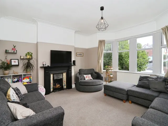 Risca Road, Newport, NP20, photo 3