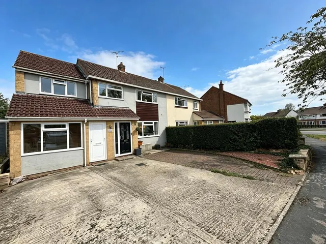 Sandringham Road, Swindon, SN3, photo 2
