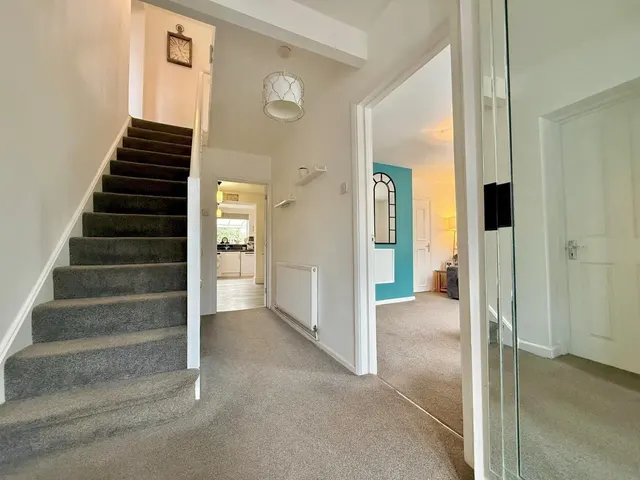 Sandringham Road, Swindon, SN3, photo 3