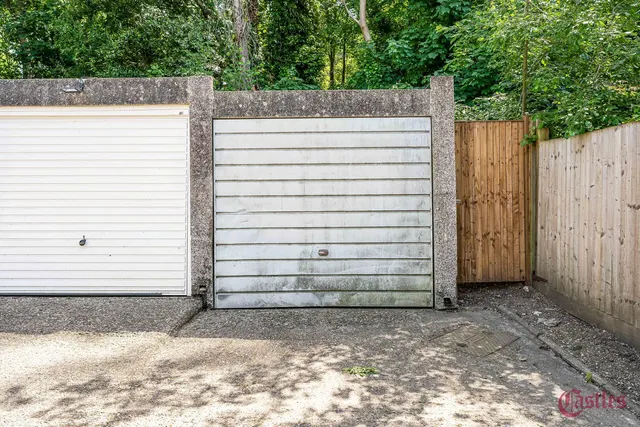 Avenue Road, N6, photo 2