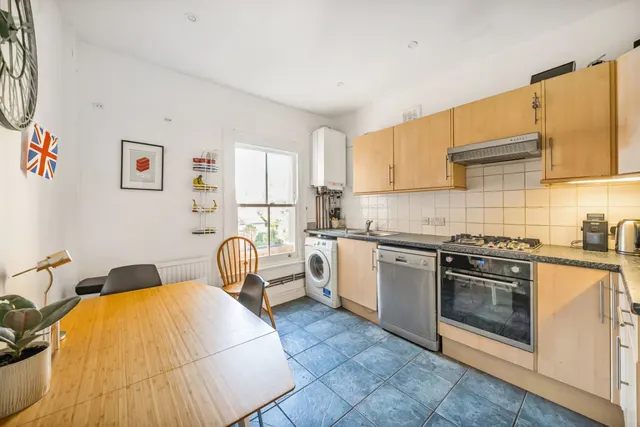 Photo 3 — Dalyell Road, Brixton, London, SW9