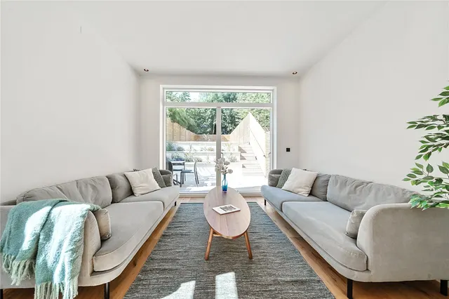 Rosemont Road, London, W3, photo 3
