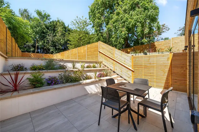 Rosemont Road, London, W3, photo 2