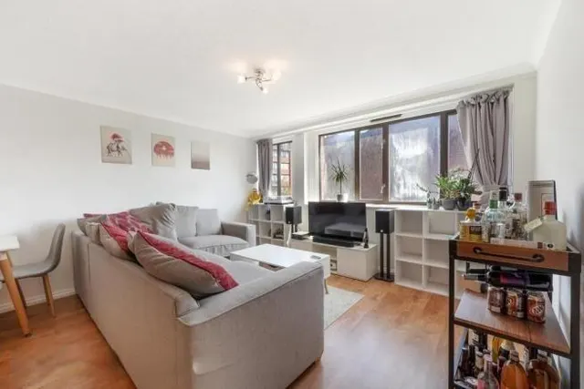 Earls Court Road, Earls Court, SW5, photo 2