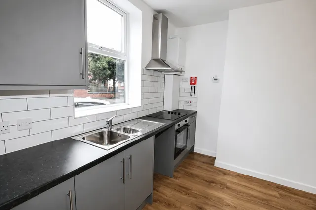 Crosby Road, Leeds, LS11, photo 2