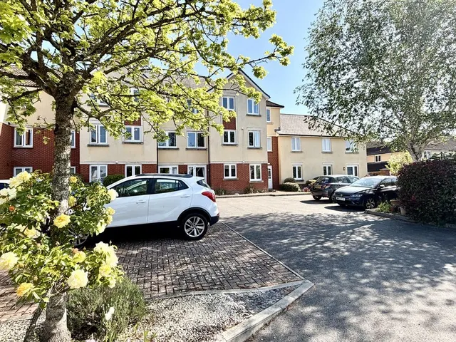 Oxford Road, Calne, photo 1