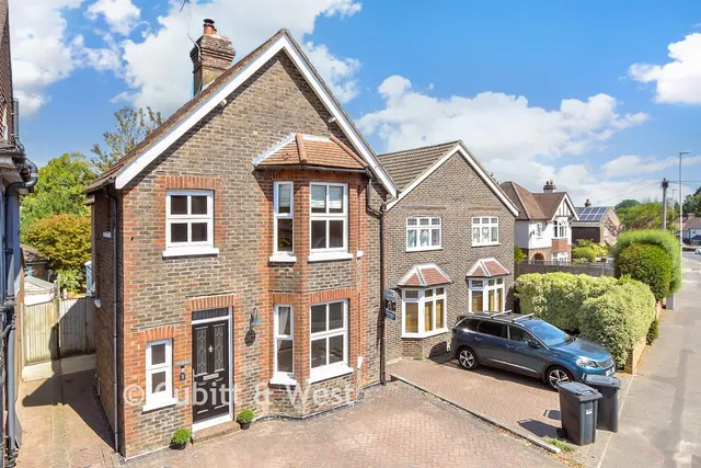 Cranston Road, East Grinstead, RH19, photo 1