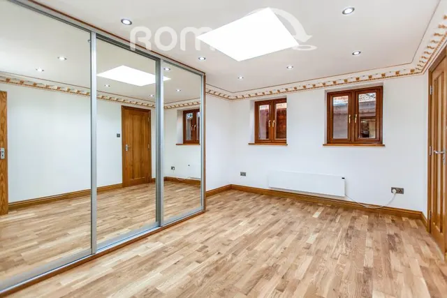 Ascot Road, Holyport, SL6, photo 3