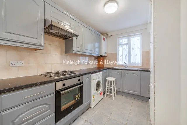 Photo 3 — Mount View Road, London, N4
