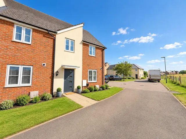 Grebe Drive, Leighton Buzzard, LU7 4BH, photo 1