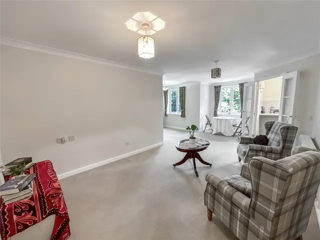 Gwenllian Morgan Court, Heol Gouesnou, LD3, photo 2
