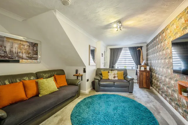 Annie Senior Gardens, Bolton-Upon-Dearne, S63, photo 2