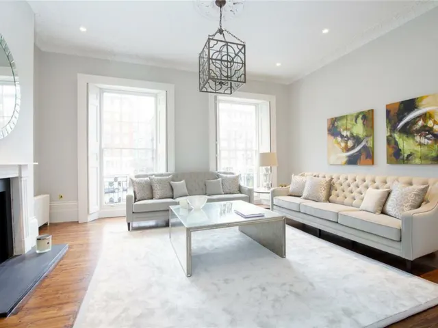 Warwick Gardens, London, W14, photo 1