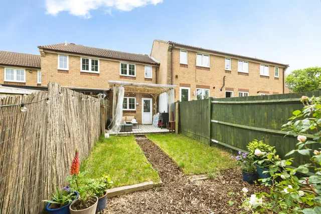 Colwell Gardens, Haywards Heath, photo 1