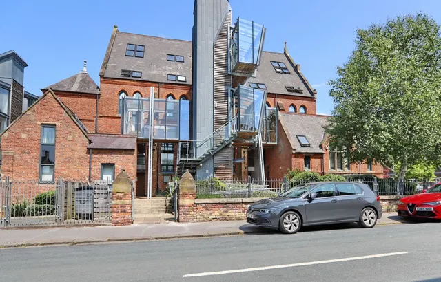 Grey Street, Prestwich, M25, photo 1