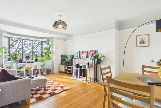 Streatham High Road, London, SW16 3NU, photo 1