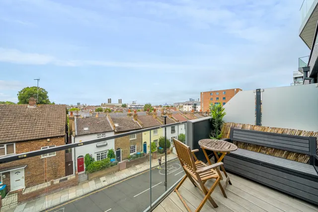 Hawthorne Crescent, SE10, photo 1