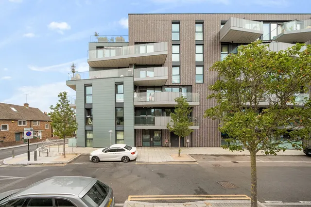 Hawthorne Crescent, SE10, photo 1