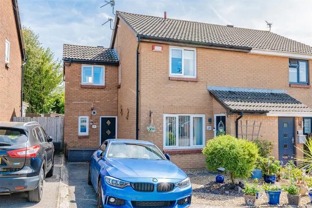 Purdey Close, Barry, CF62 8NT, photo 1