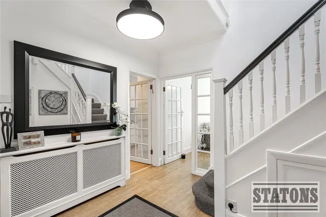 Photo 2 — Oakdale, London, N14 5RA
