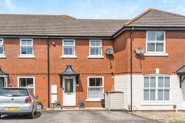 Pasture Close, Swindon, Wiltshire, SN2, photo 1