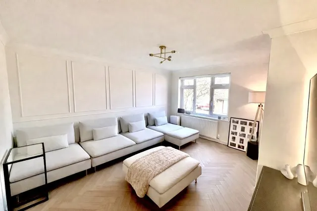 Lagonda Close, Newport Pagnell, MK16, photo 1