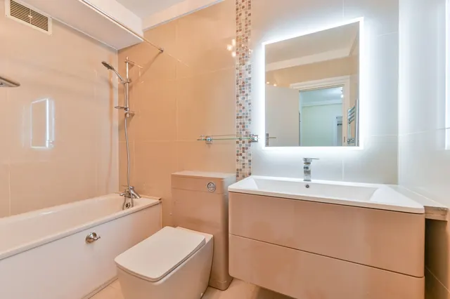 Photo 3 — 347 Park West, Edgware Road, London