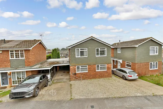 Peregrine Drive, Sittingbourne, ME10, photo 1