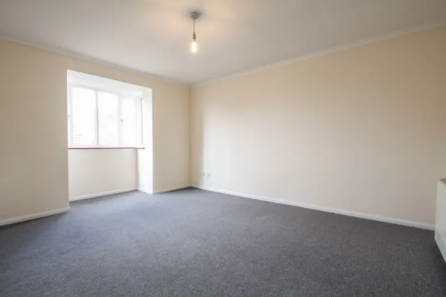 Photo 3 — Chalkstone Close, Welling, Kent, DA16
