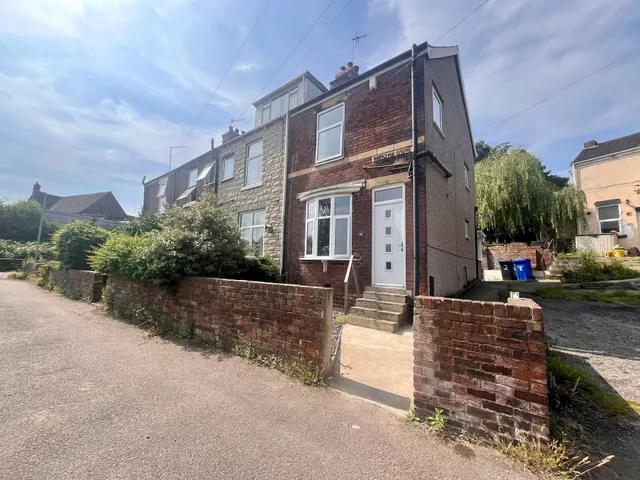 Immingham Grove, Staveley, S43, photo 1