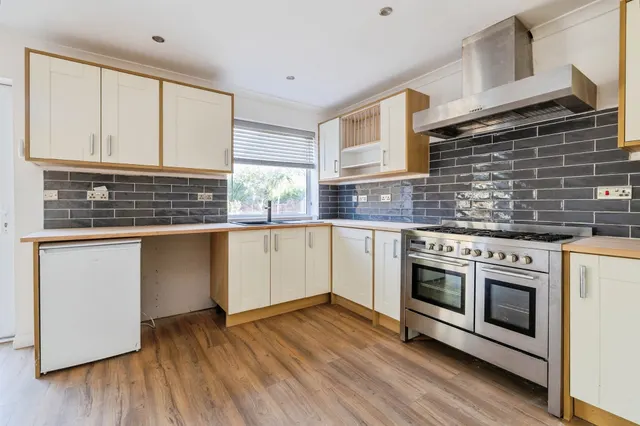 Photo 3 — Newark Road, North Hykeham, Lincoln