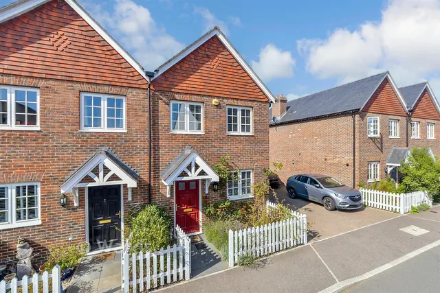 Pierce Lane, Tenterden, TN30, photo 1