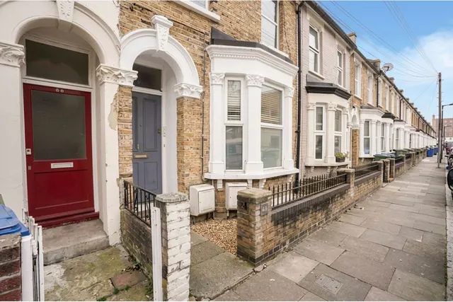 Furley Road, London, photo 1