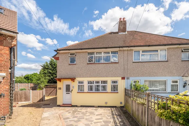 Church Close, Uxbridge, UB8, photo 1